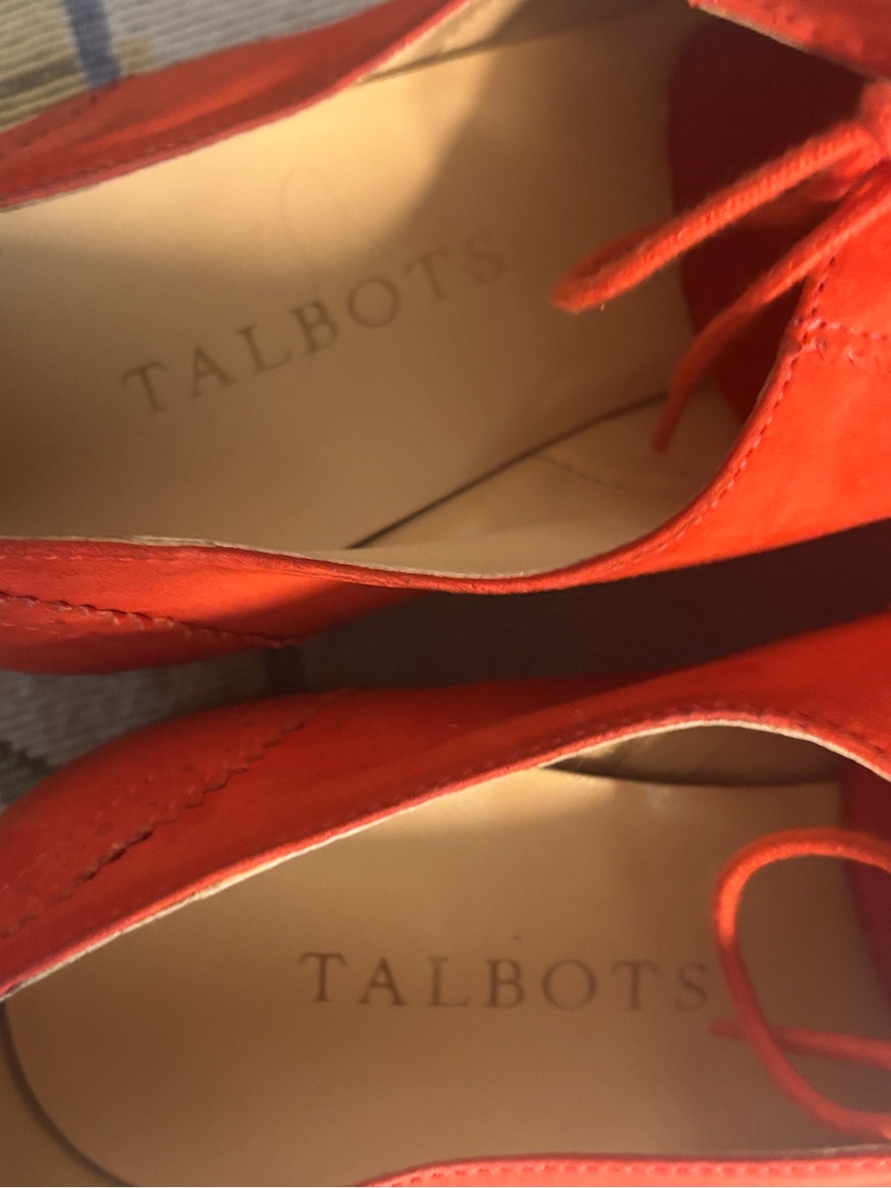 Talbot’s 7.5 B Red Suede Low Heeled Shoes - Picture 3 of 6